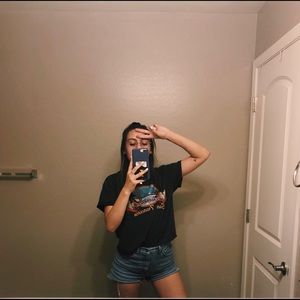 Meet your Posher, Lalauren